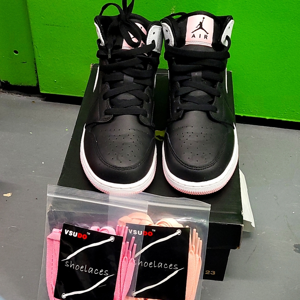 Air Jordan 1 Mid